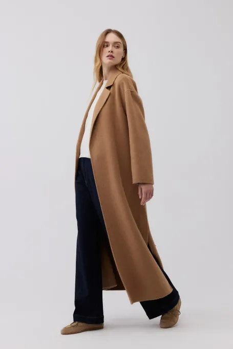 Kamelí kabát z dvoubarevné velbloudí vlny