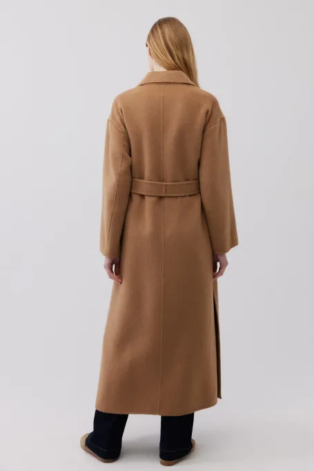 Kamelí kabát z dvoubarevné velbloudí vlny