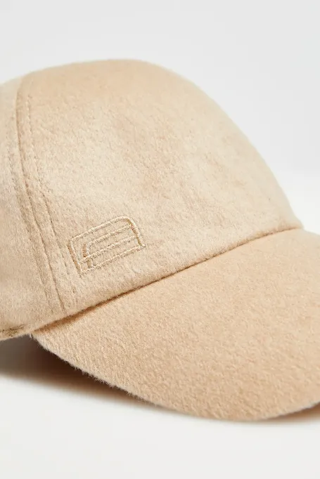Bežová kšiltovka z velbloudí vlny