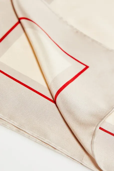 Béžový hedvábný šátek