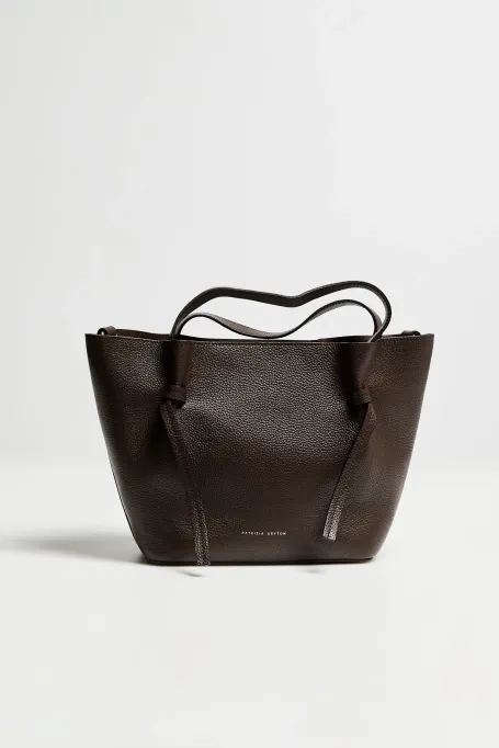 Hnědá kožená nákupní taška