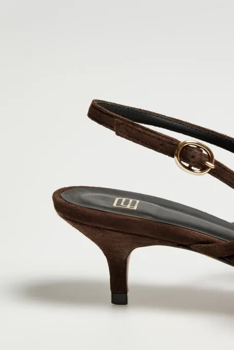 Cokoladové slingback boty z nubukové kůže