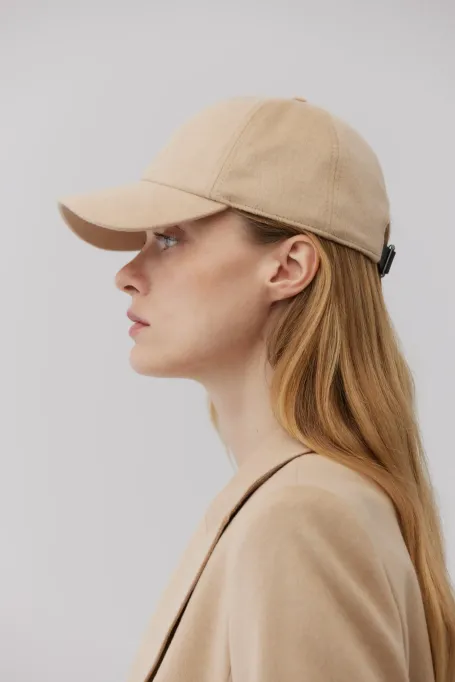 Bežová kšiltovka z velbloudí vlny