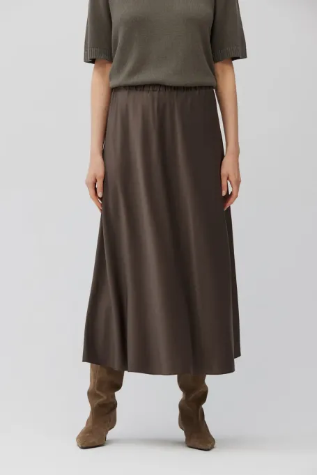 Hnědá hedvábná midi sukně