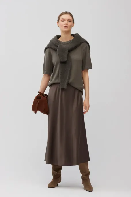 Hnědá hedvábná midi sukně