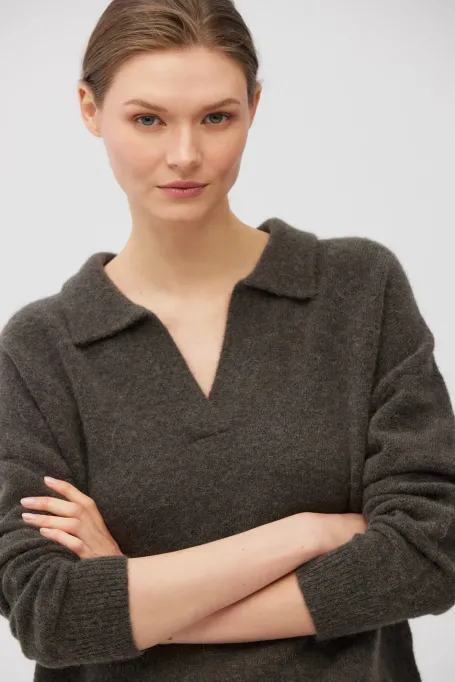 Hnědý polo svetr s alpaka vlnou