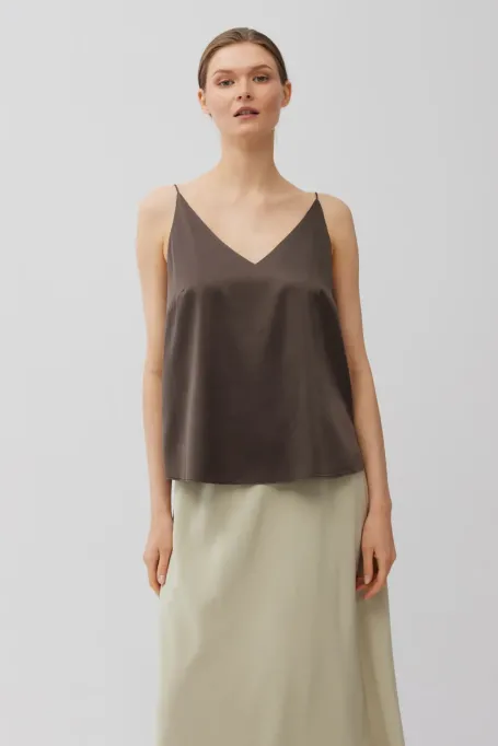 Hnědý hedvábný top s výstřihem do V