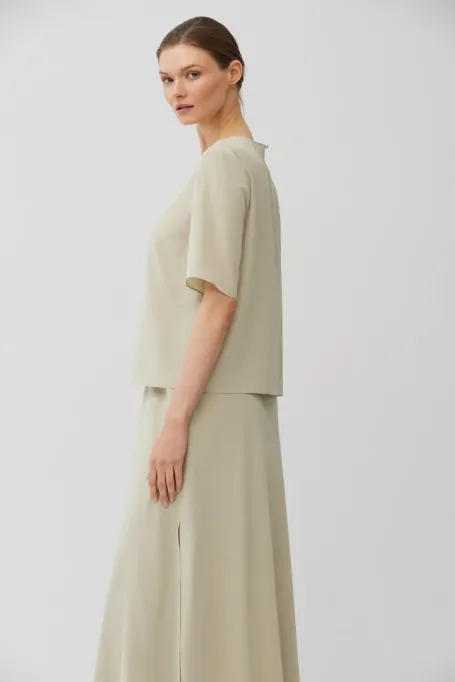 Jasnozelená blůza z hedvábí s krátkým rukávem