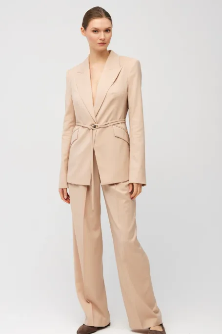 Žaket v pudrově růžové barvě z panenské vlny