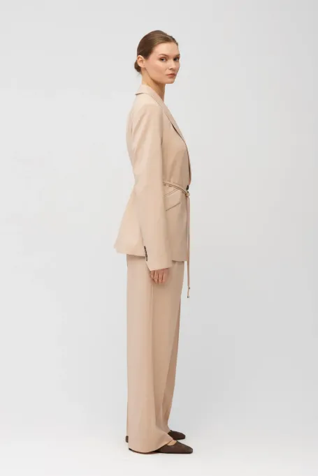 Žaket v pudrově růžové barvě z panenské vlny