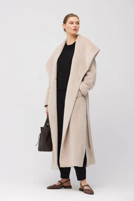 Maxi kabát z baby suri alpaky s kapucí