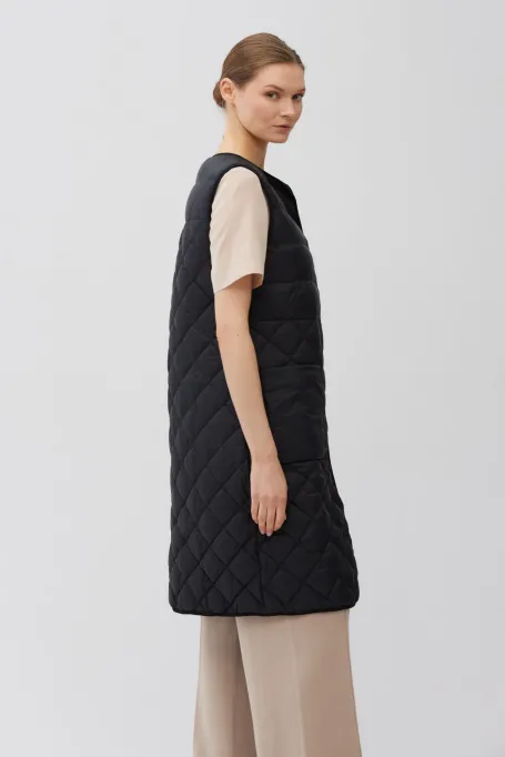 Černá dlouhá péřová vesta