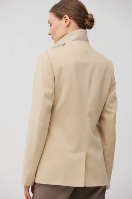 Kurtka z velbloudí vlny v barvě albínové béžové