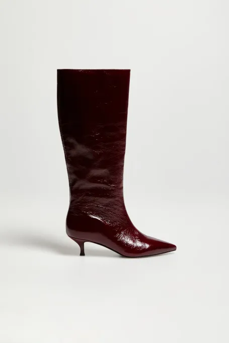 Kožené fialové kozačky na středním podpatku