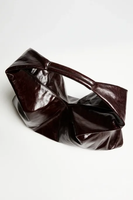 Kožená taška shopper ve tvaru lilku