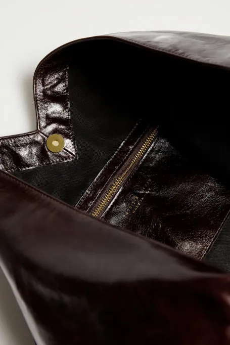 Kožená taška shopper ve tvaru lilku