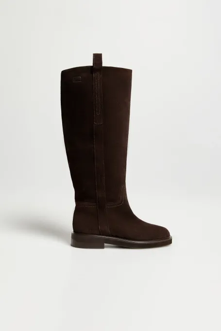 Hnědé kozačky z nubukové kůže