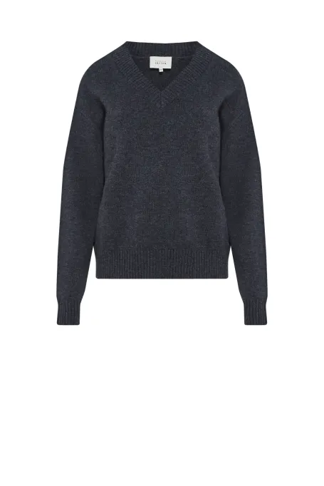 Šedý svetr z kašmíru a merinovlny