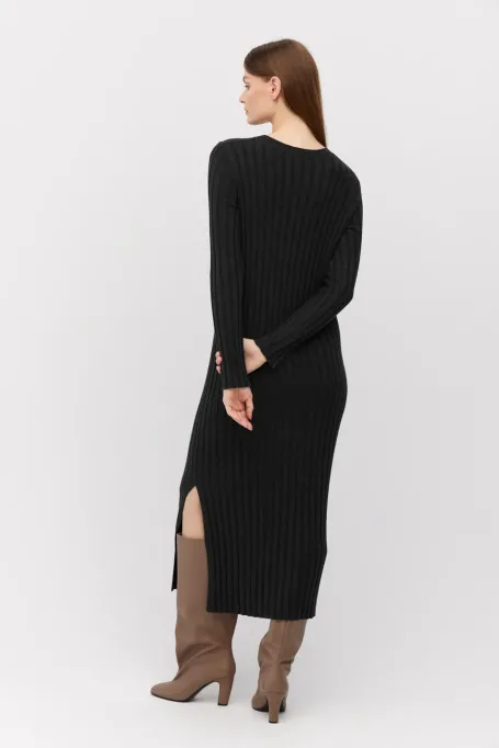 Tmavě šedé pletené šaty s merino vlnou