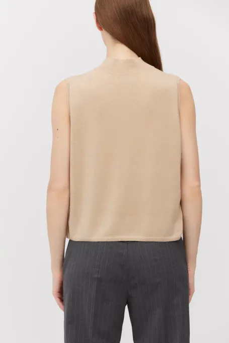 Bežový polo golf bez rukávů