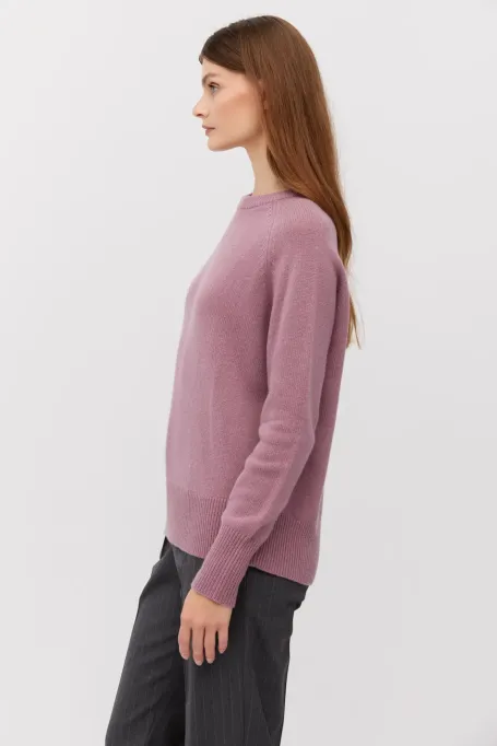 Fialový svetr s kašmírem a merinovou vlnou