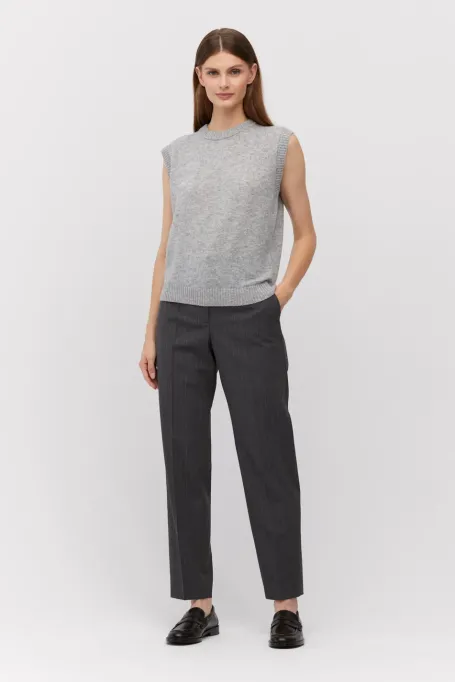 Šedý svetr z merinovské vlny a kašmíru