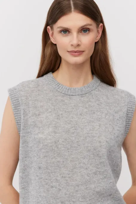 Šedý svetr z merinovské vlny a kašmíru