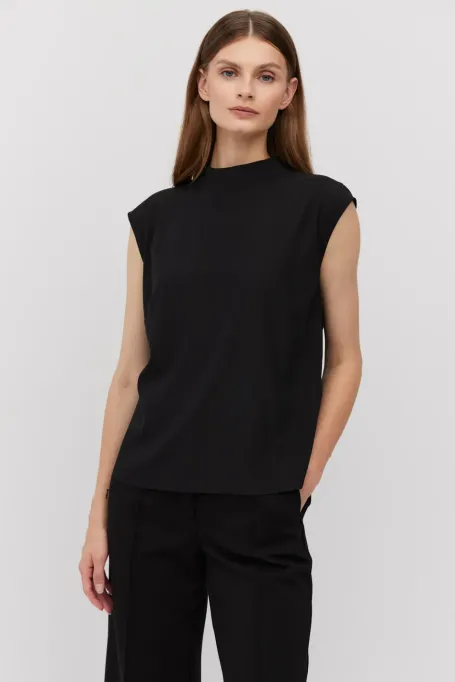 Černá hedvábná blůza s krátkým rukávem