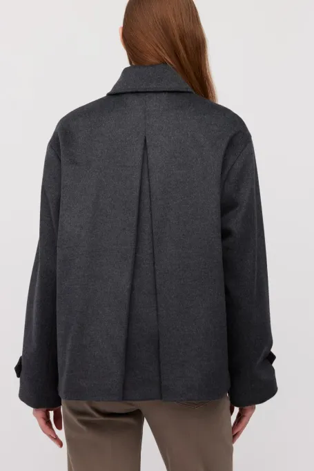 Tmavě šedý dvouřadý kabát z vlny
