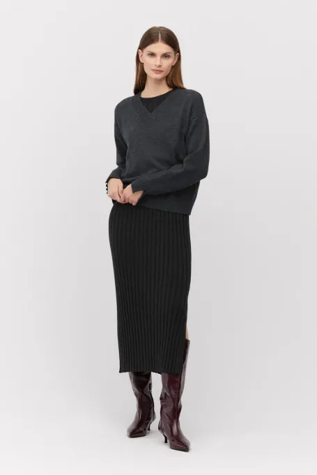 Tmavě šedé pletené šaty s merino vlnou