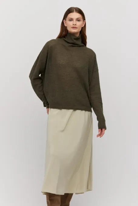 Zelený volný rolák s vlnou alpaky