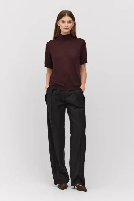 Třešňový polo golf s krátkým rukávem z merino vlny