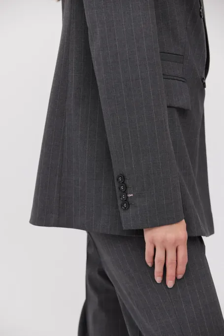 Šedý vlněný pruhovaný sako k obleku