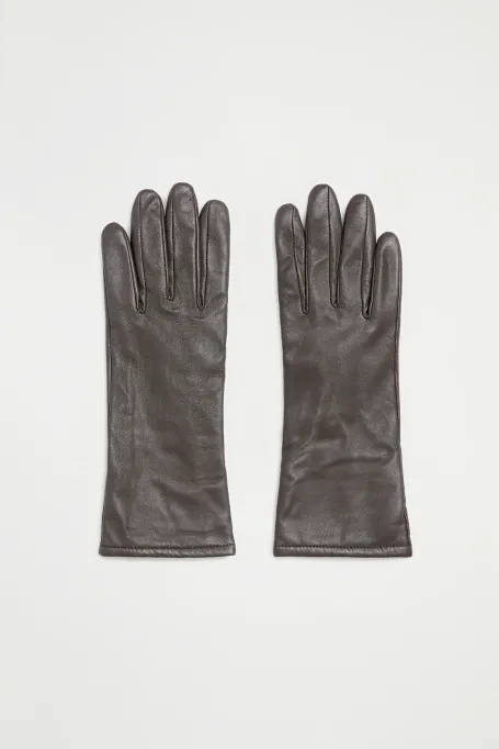 Hnědé kožené rukavice