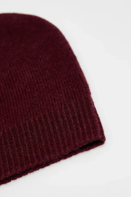 Třešňová pletená čepice z kašmíru