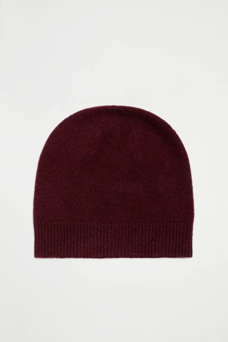Třešňová pletená čepice z kašmíru