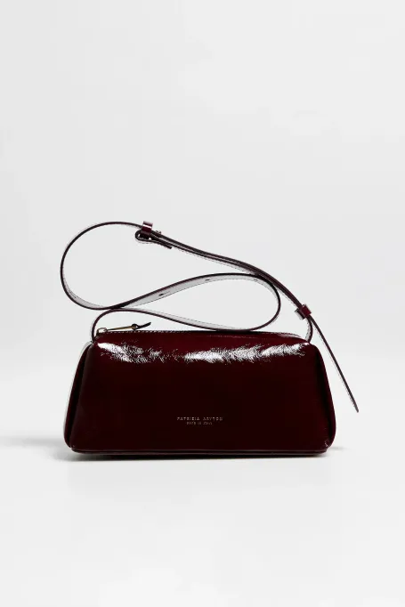 Malá kožená taška z baklažánu