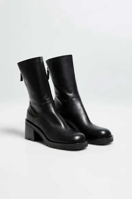Černé kožené boty