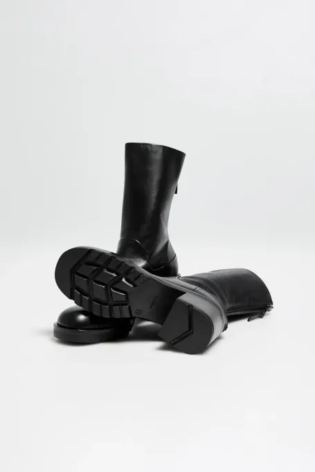 Černé kožené boty