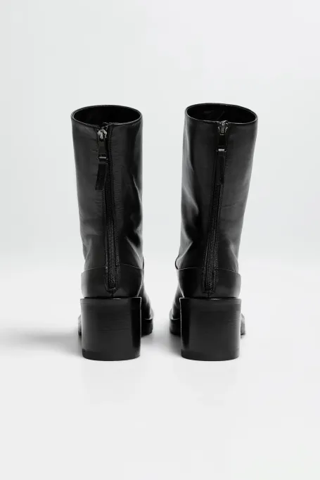 Černé kožené boty