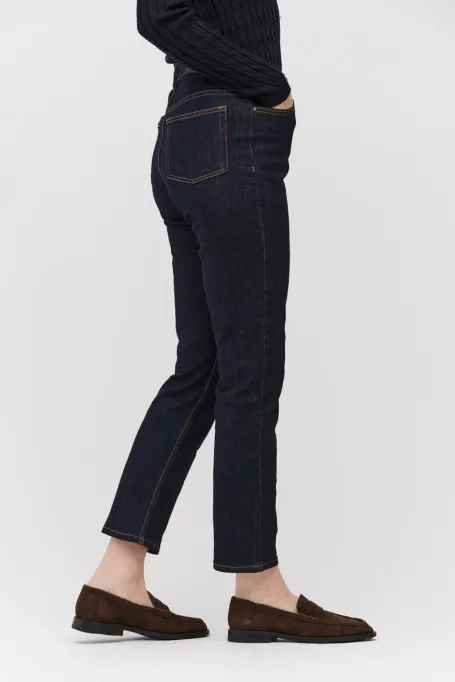 Granátové džíny jednoduchého střihu