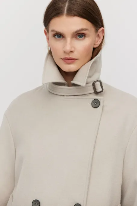 Bežová dvouřadá bunda z vlny