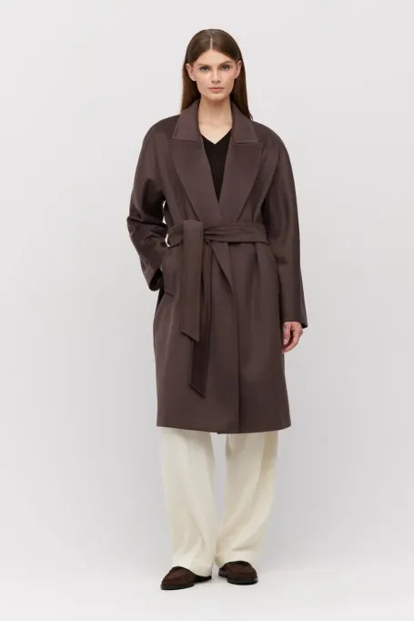 Hnědý vlněný kabát s páskem