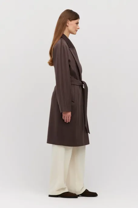 Hnědý vlněný kabát s páskem
