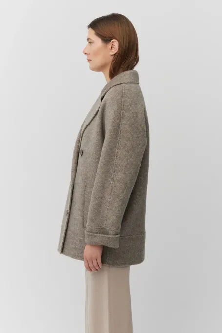 Hnědá oboustranná bunda s herringbonovým vzorem z alpaky