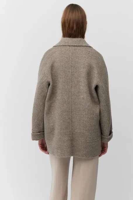 Hnědá oboustranná bunda s herringbonovým vzorem z alpaky