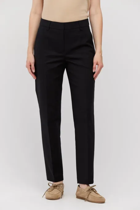 Černé kalhoty z bavlny se zužující se nohavicí