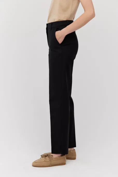Černé kalhoty z bavlny se zužující se nohavicí