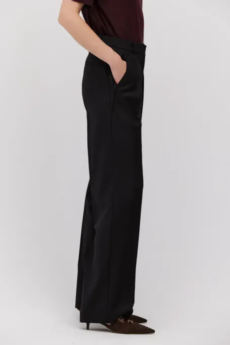 Černé vlněné kalhoty s širokou nohavicí