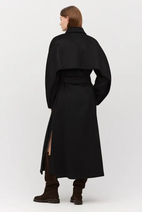 Černý kabát s opaskem z příměsi hedvábí a kašmiru